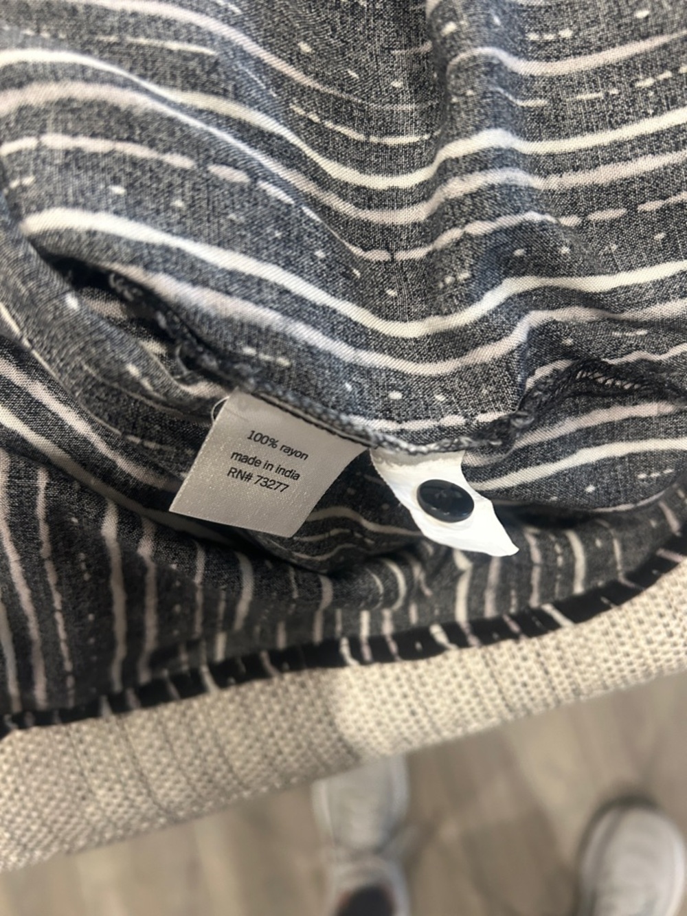 Sonoma Sleeveless Black & White Striped V-Neck Women's Top - Picture 4 of 4